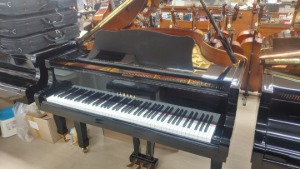 야마하 그랜드 피아노 G2 1990